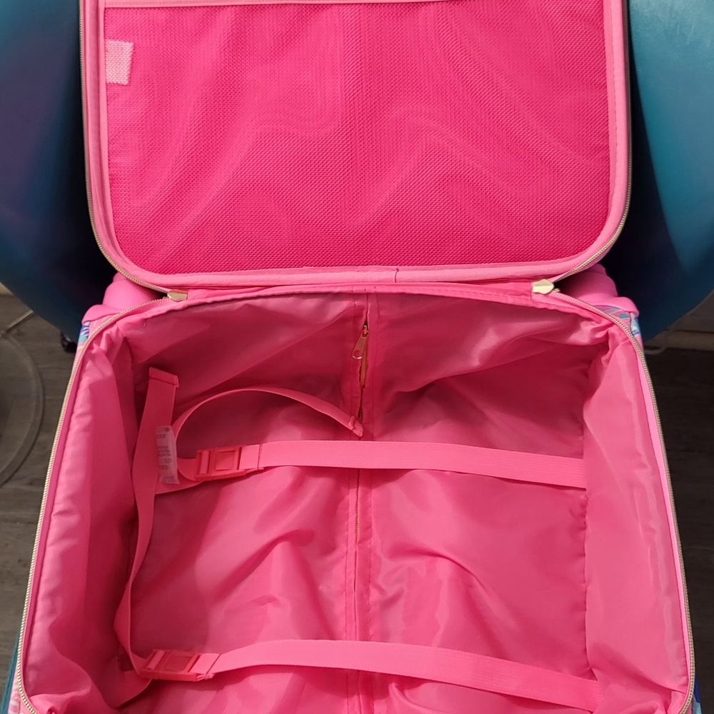 Rare Lilly Pulitzer Rolling Carry On Luggage - Picture 3 of 10